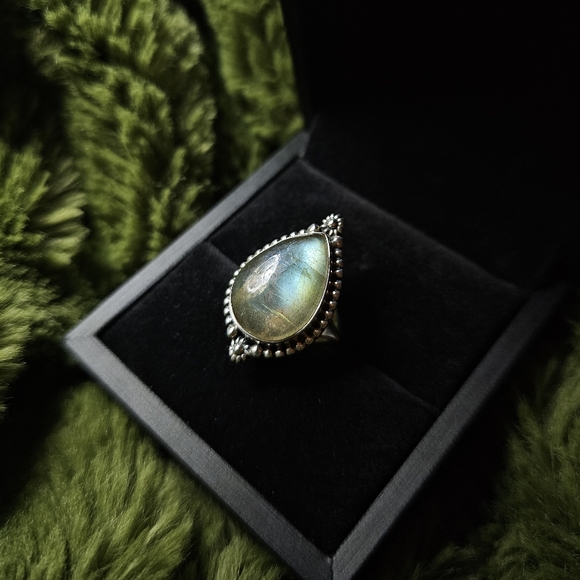 Large Labradorite Gemstone Ring - Picture 1 of 5